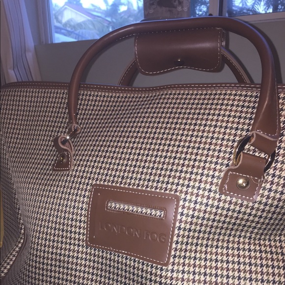 London Fog Travel Bag - Picture 1 of 7